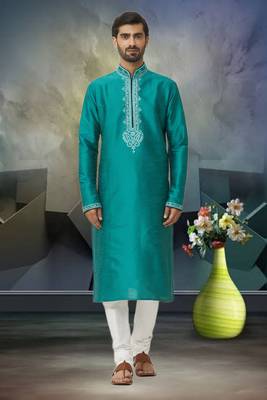 Men's green embroidered kurta pajama 1