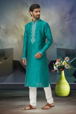 Men's green embroidered kurta pajama 3