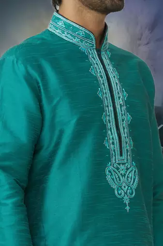 Men's green embroidered kurta pajama
