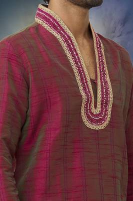 Men's pink embroidered kurta pajama 4