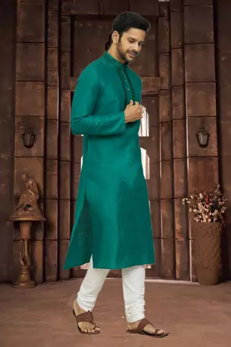 Men's green embroidered kurta pajama