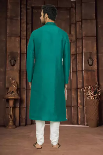 Men's green embroidered kurta pajama