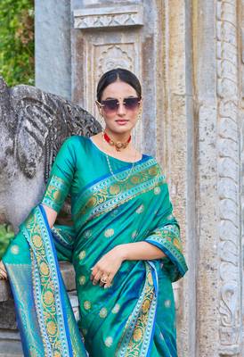 Green Kallavi banarasi style silk bland zari Pallu & Border saree with Blouse 5