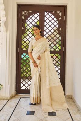White Banarasi Silk Blend Zari Work Saree With Blouse For Women 2