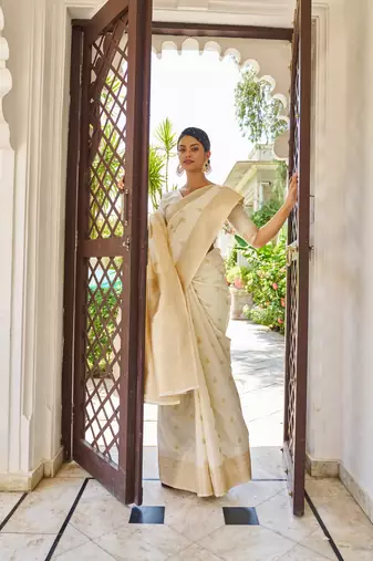 White Banarasi Silk Blend Zari Work Saree With Blouse For Women