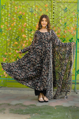 Gold black georgette kurta set with dupatta 4