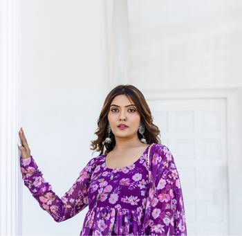 Floral print anarkali kurta with pants & dupatta 5
