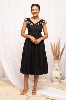 Black colour beautiful girlish style partywear ethnic kurti with back pattern 1