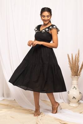 Black colour beautiful girlish style partywear ethnic kurti with back pattern 4