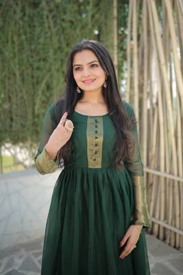 Girlish green colour Woven golden jari patta designer ethnic chiffon fabric partywear gown 3