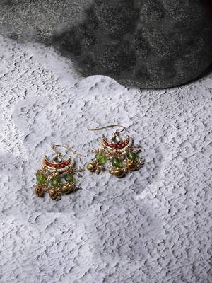 Red & green drop earring with kundan &  pearls 2