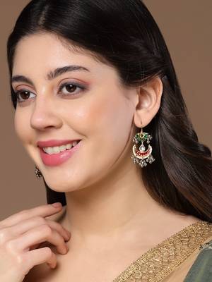 Red & green drop earring with kundan &  pearls 1
