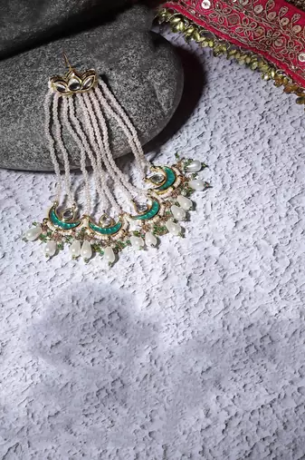 Green & cream passa head jewellery with kundan &  pearls