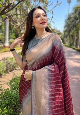 Brown Soft Silk Contrast Gold Zari Woven Saree 2