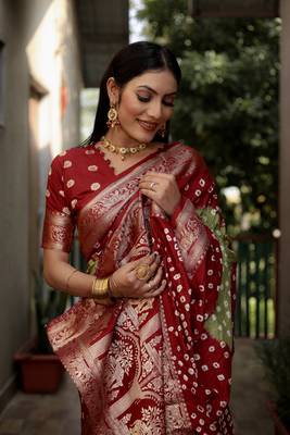 Mahendi And Red Woven Design Bandhej silk blend Saree With Blouse 4