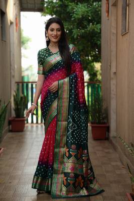 Pink And Green Woven Design Bandhej silk blend Saree With Blouse 2