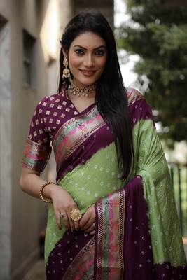 Light Green And Wine Woven Design Bandhej silk blend Saree With Blouse 4