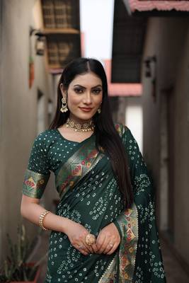 Green Woven Design Bandhej silk blend Saree With Blouse 4