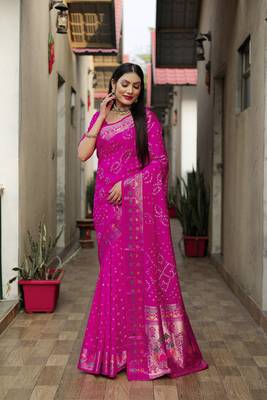 Pink Woven Design Bandhej silk blend Saree With Blouse 2