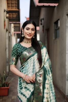 Green Woven Design Pure Shibori Silk  Saree With Blouse 4
