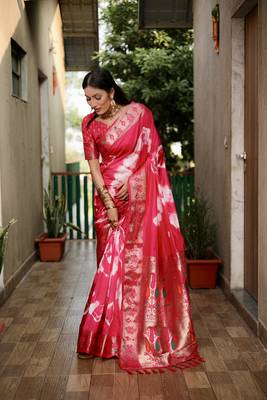Pink Woven Design Shibori silk blend Saree With Blouse 3