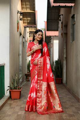 Red Woven Design Shibori silk blend Saree With Blouse 3