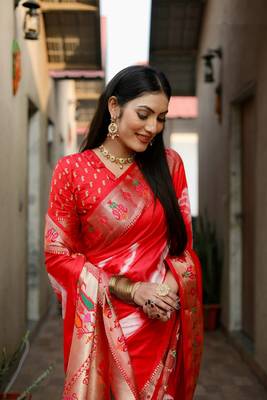 Red Woven Design Shibori silk blend Saree With Blouse 4
