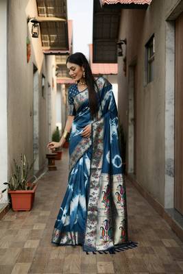 Teal Woven Design Shibori silk blend Saree With Blouse 3