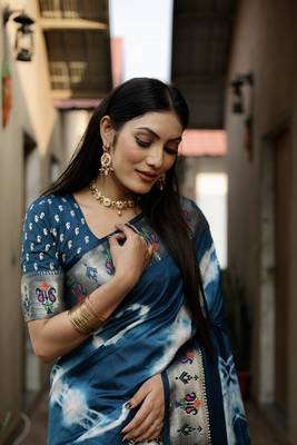 Teal Woven Design Shibori silk blend Saree With Blouse 4