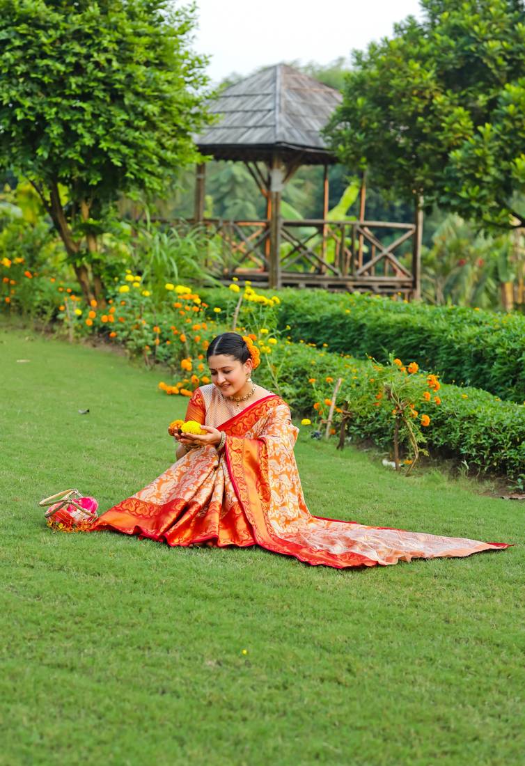 KORAMS DESIGN MUSTARD BANARASI SILK BLEND SAREE WITH BLOUSE FOR WOMEN