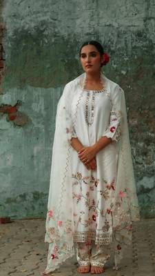 Siya - Ivory Suit Set - Limited Edition 2