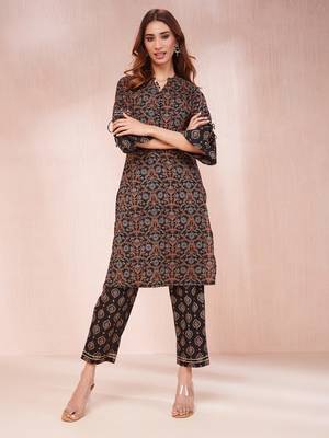  black ethnic motifs mandarin collar straight kurta trouser set 1