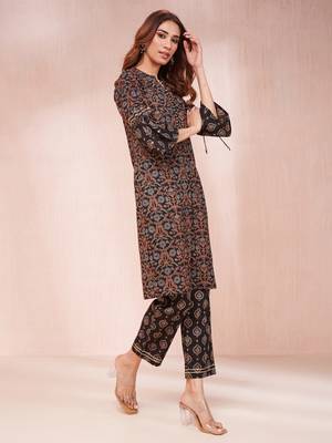 black ethnic motifs mandarin collar straight kurta trouser set 2
