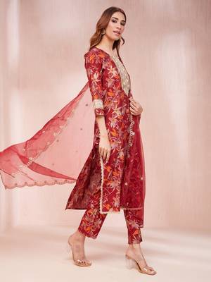  maroon floral print sequins work straight kurta trouser and dupatta set 2