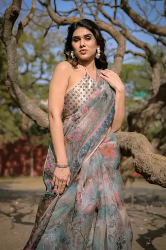Beige Organza Floral Print Zari Border Saree With Unstitched Blouse Piece