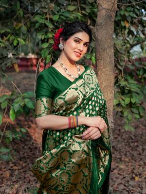 Green Silk Blend Golden Zari Woven Border Saree With Unstitched Blouse Piece 1