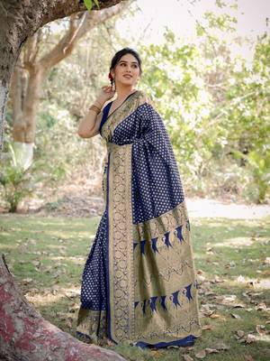 Navy Blue Silk Blend Golden Zari Woven Border Saree With Unstitched Blouse Piece 3