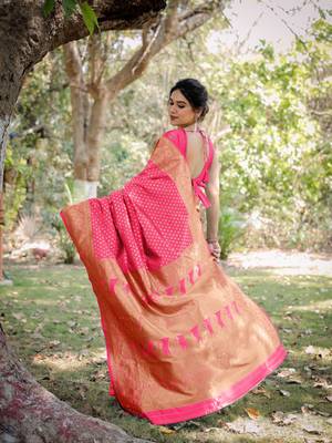 Pink Silk Blend Golden Zari Woven Border Saree With Unstitched Blouse Piece 4