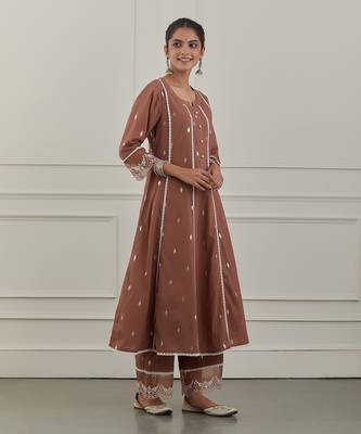 Maroon lurex cotton embroidered anarkali set 3