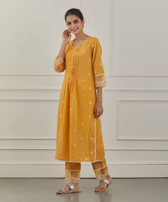 Yellow lurex cotton embroidered kurta set 2