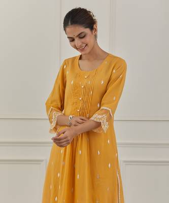 Yellow lurex cotton embroidered kurta set 5