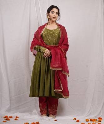 Green silk chanderi embroidered anarkali set 2