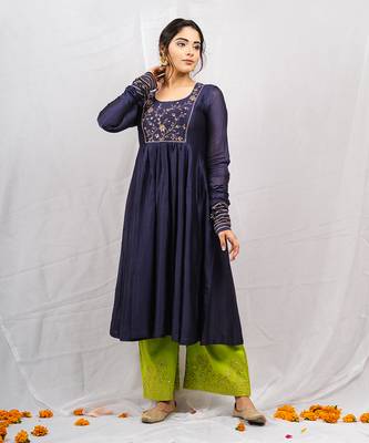 Navy blue silk chanderi embroidered anarkali set 3