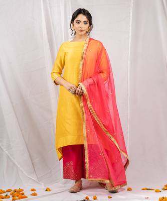 Yellow silk chanderi embroidered kurta set 1