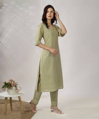 Pale green embroidered straight kurta set 3