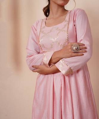Blush pink chanderi silk anarkali kuta set 4