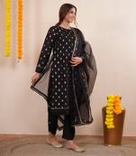 Black zari embroiderd silk kurta set