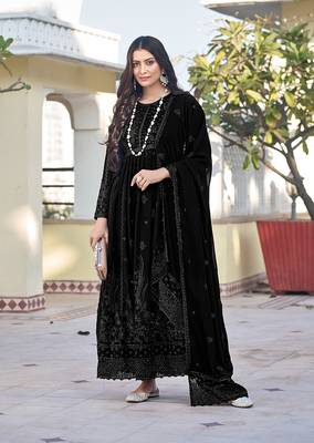 Black color georgette embroidered salwar kameez 1