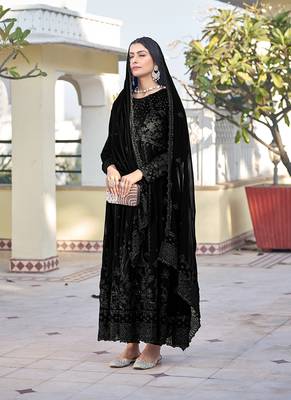 Black color georgette embroidered salwar kameez 2