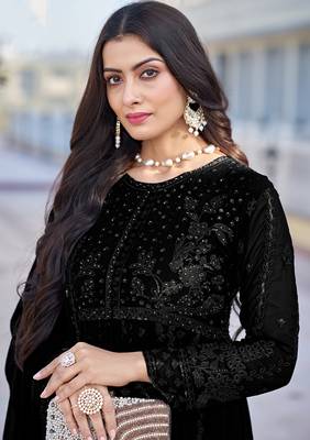 Black color georgette embroidered salwar kameez 3